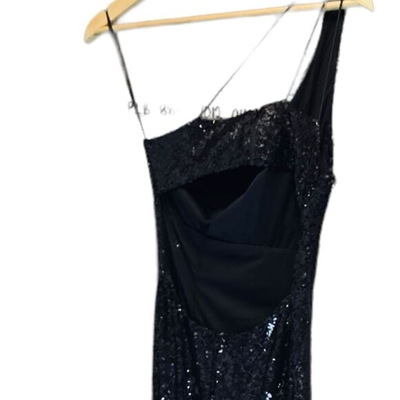 NWOT. WINDSOR. Black All-Over Sequin One Shoulder Dress. Size Medium. - Picture 10 of 15